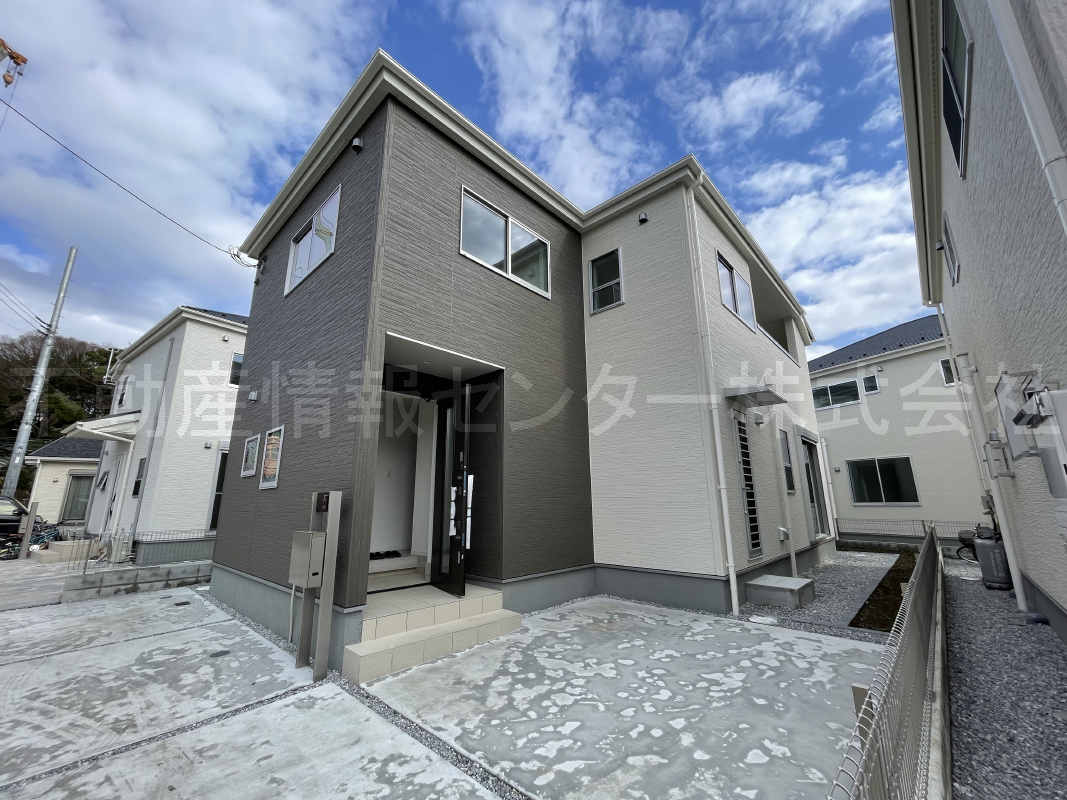 富士フイルム前駅 徒歩6分 構造:木造土地面積:146.29平米 ( 44.25坪 ) 建物面積:105.99平米 ( 32.06坪 )